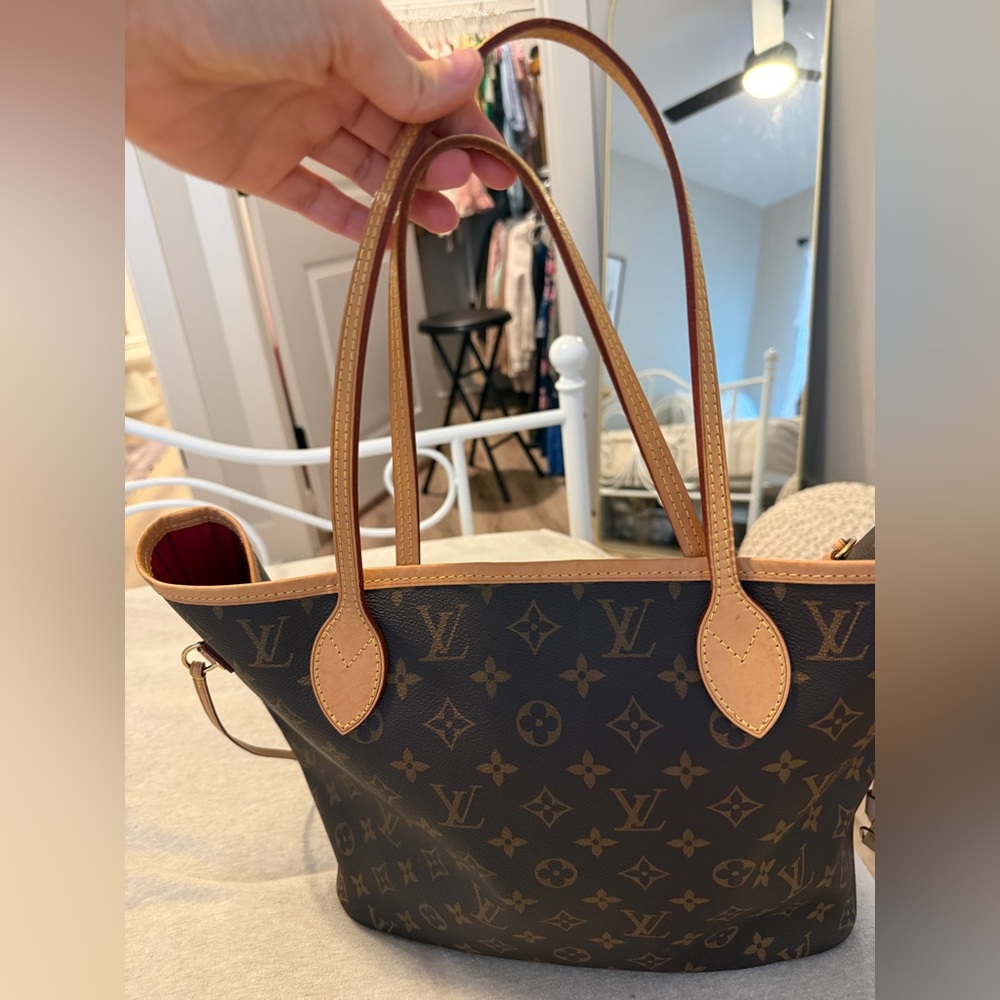 Louis Vuitton Monogram Tote - Brown and Red - Picture 10 of 13